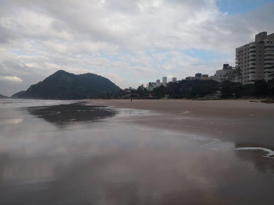 Apto Praia Do Tombo Guaruja Exterior photo